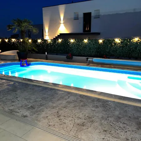 Sunluxvilla ,Heated Pool, Ir Sauna Kastela Exterior photo
