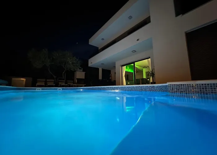 Sunluxvilla ,Heated Pool, Ir Sauna