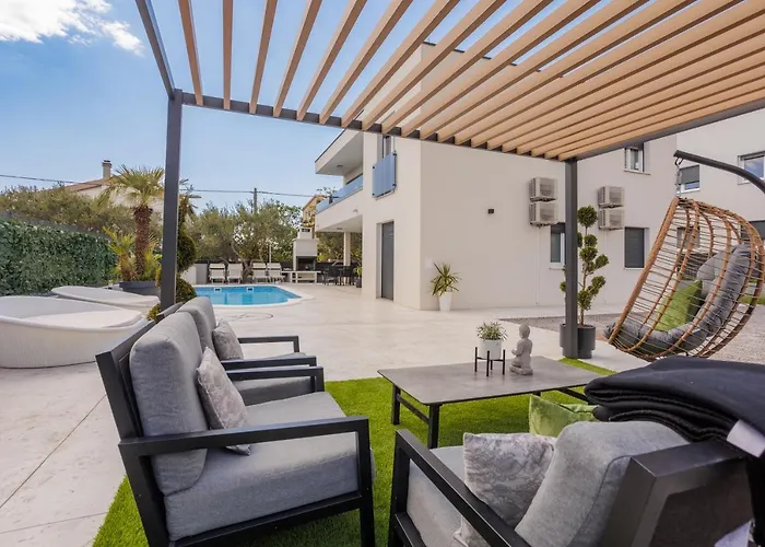 Sunluxvilla ,Heated Pool, Ir Sauna