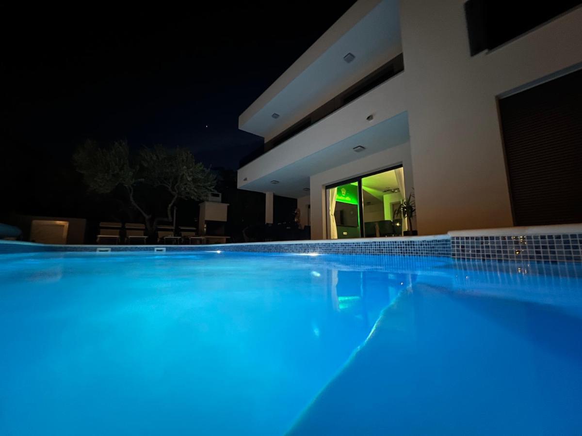 Apartma Sunluxvilla ,heated Pool, Ir Sauna Kastela