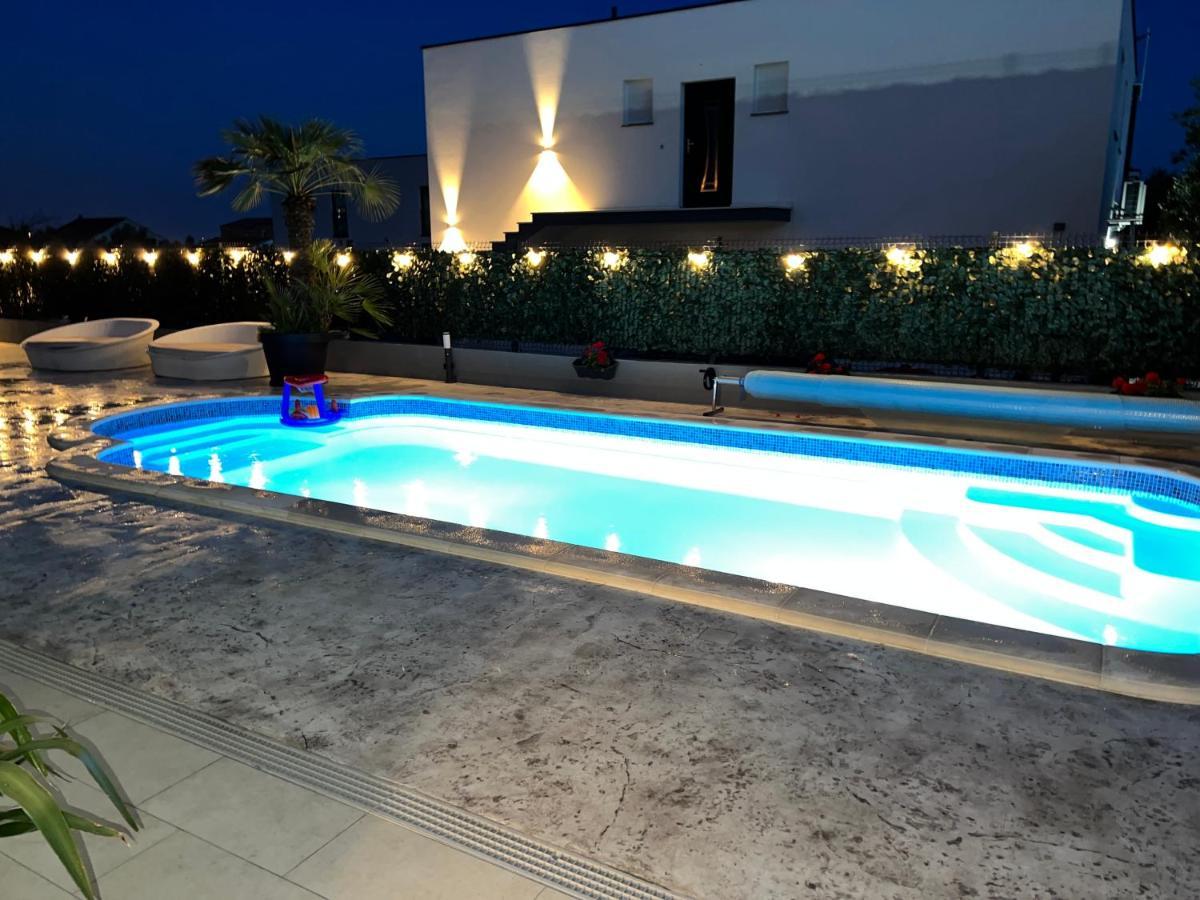 Sunluxvilla ,heated Pool, Ir Sauna Kastela