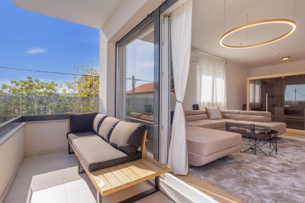 Sunluxvilla ,heated Pool, Ir Sauna Apartma Kastela