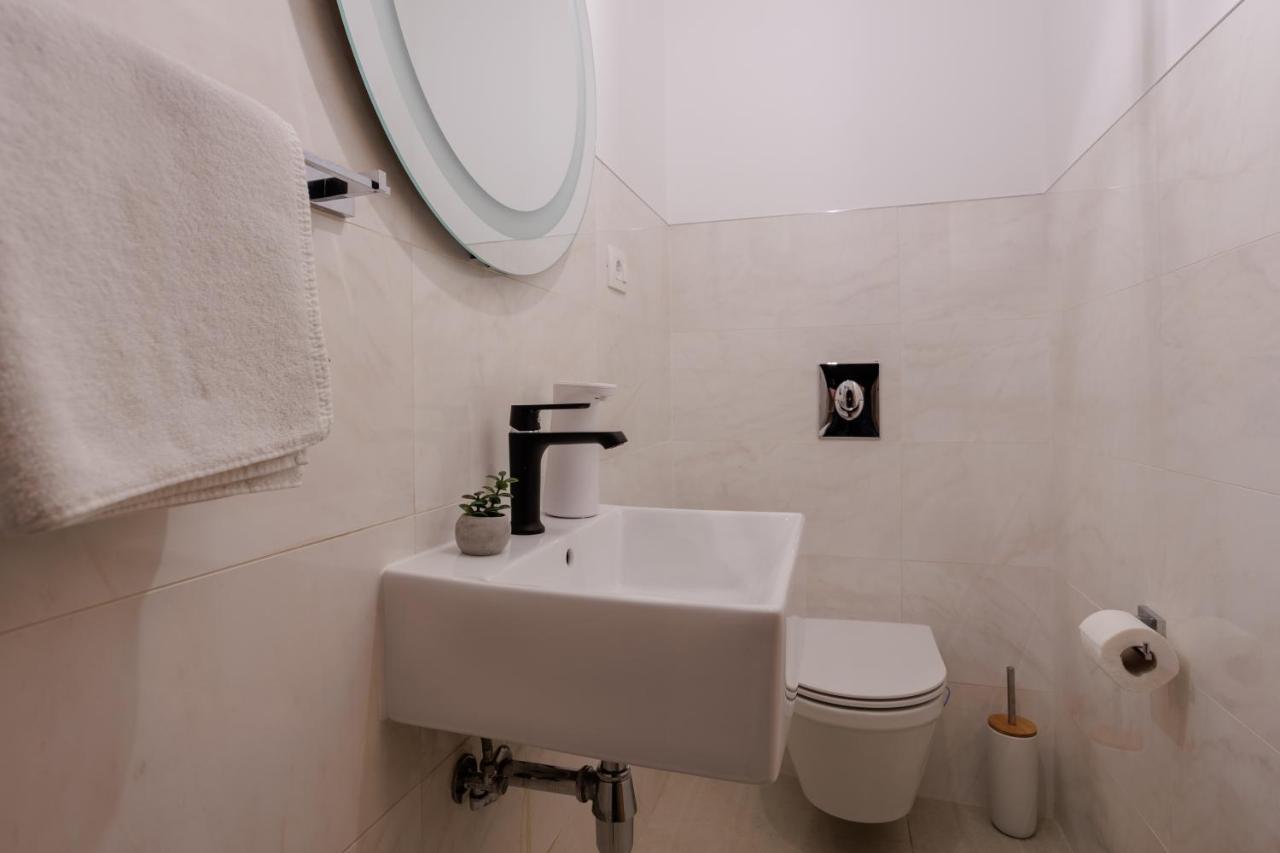 Sunluxvilla ,heated Pool, Ir Sauna Kastela
